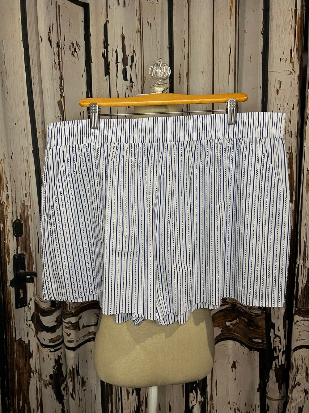 AKIRA White and Blue Vertical Stripe Skirt - Elastic Waist